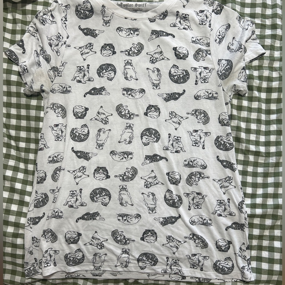 RARE Taylor Swift “Meredith and Olivia” Tee